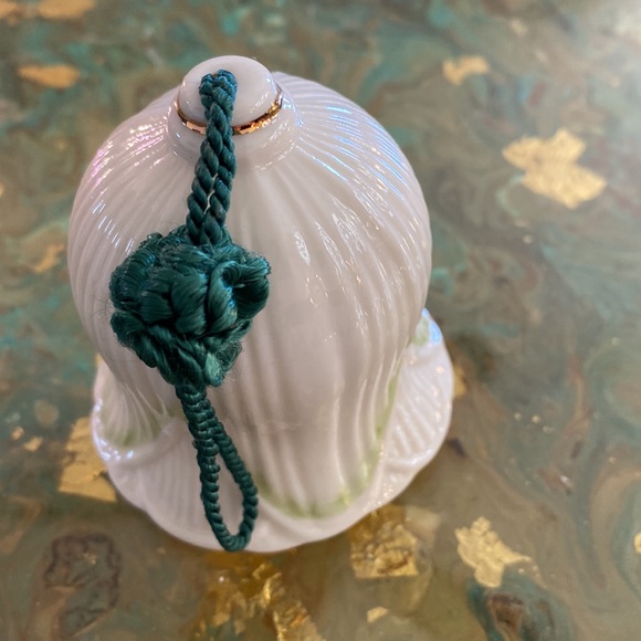 Belleek fine porcelain bell SALE - Picture 3 of 6